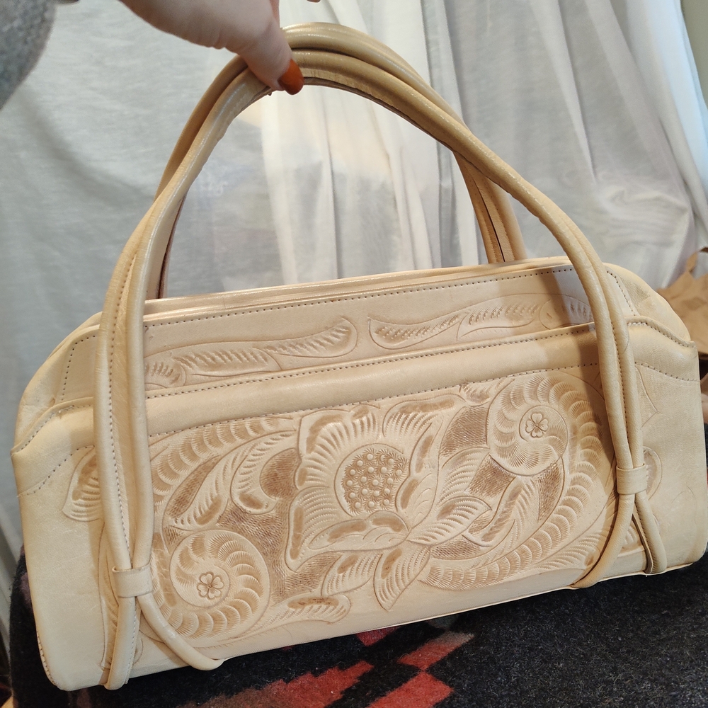 Vintage Chic Leather Hand tooled Embossed Floral Satchel Bag Purse